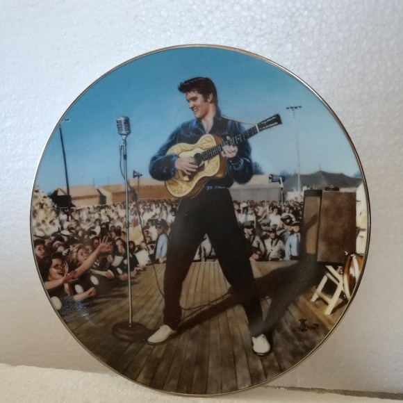 Elvis Presley Enterprises Other - ELVIS PRESLEY "Back in Tupelo 1956" Collector Plat
